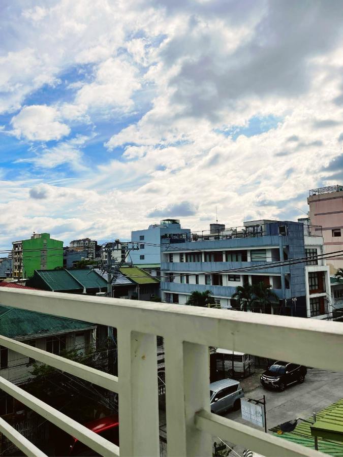 פאסאי Airo Suites Makati מראה חיצוני תמונה